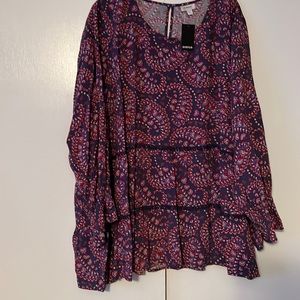 NWT Avenue 26/28 tiered tunic.